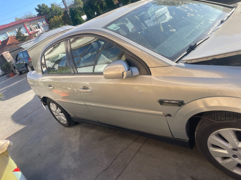 Dezmembram Opel Vectra C Z16XE