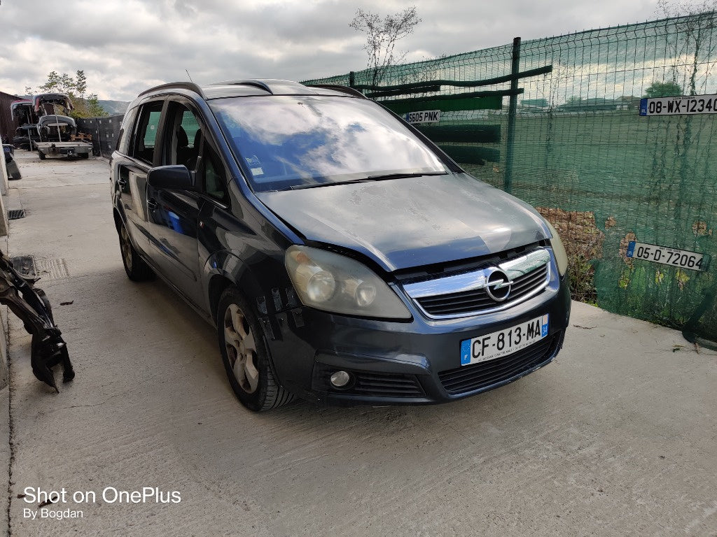 Dezmembram Opel Zafira B