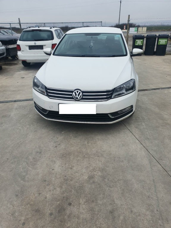 Dezmembram Passat B7
