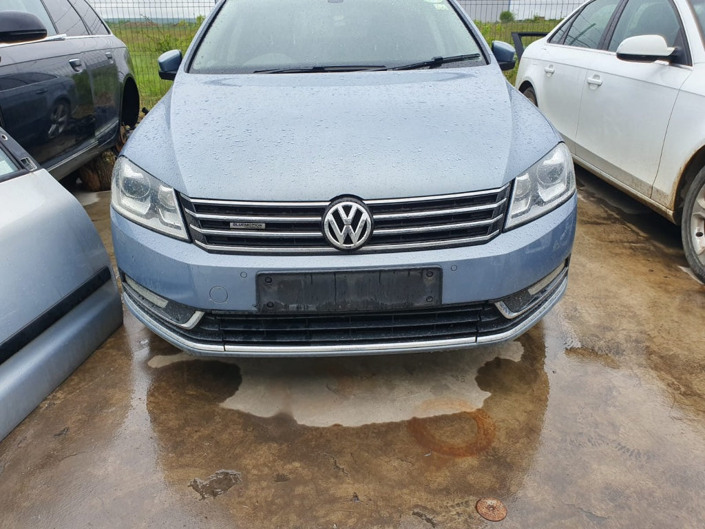 Dezmembram Passat B7 an 2012 motor 2.0 TDI xenon led
