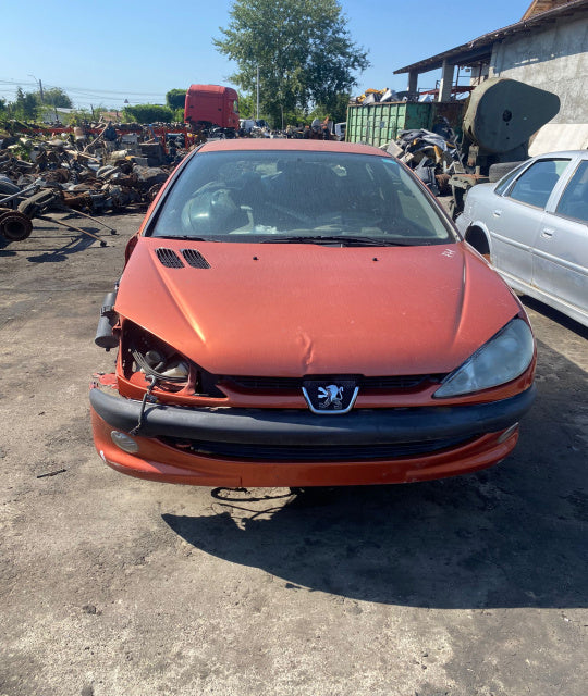 Dezmembram Peugeot 206 [facelift] [2002 - 2009] Hatchback 3-usi 1.4 MT (75 hp)