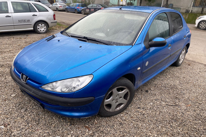 Dezmembram Peugeot 206 [facelift] [2002 - 2009] Hatchback 5-usi 1.4 MT (75 hp)