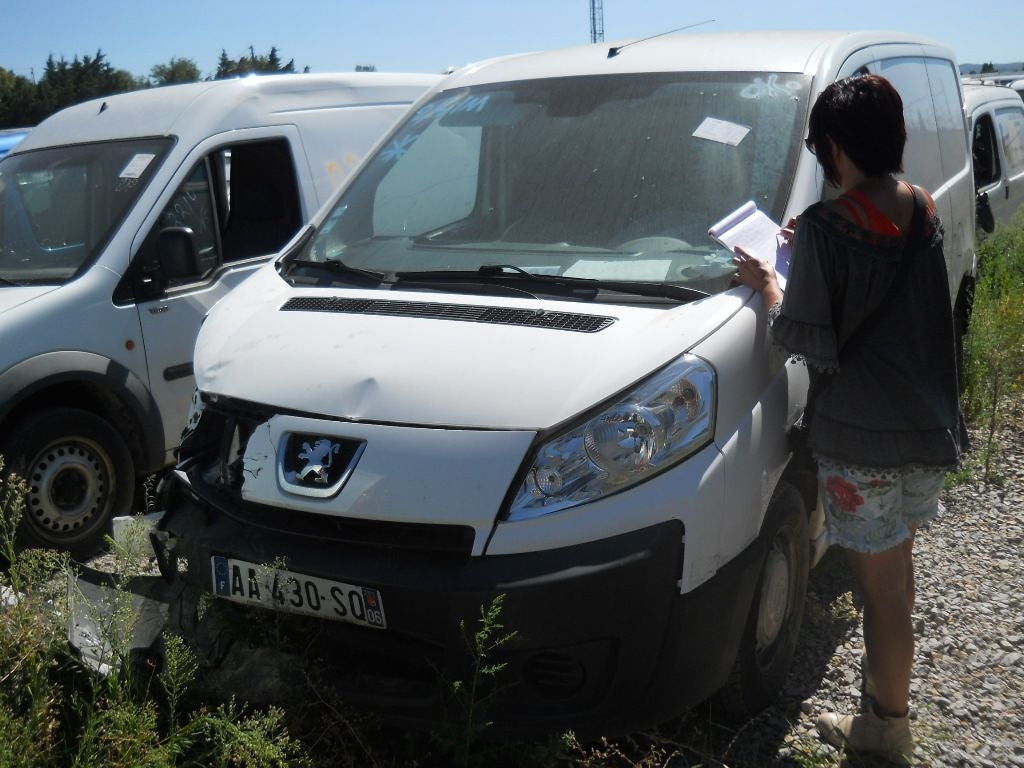 DEZMEMBRAM PEUGEOT EXPERT 2009 DI 9HU CARSERO SECOND HAND BACAU