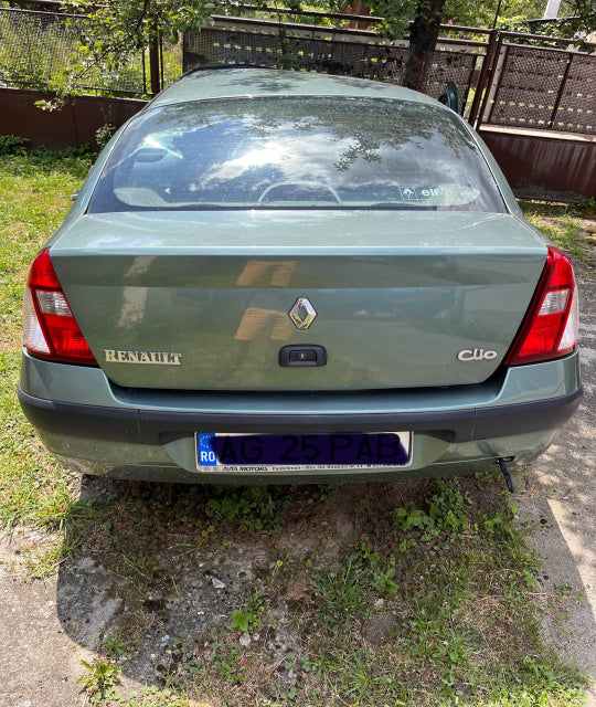 Dezmembram Renault Clio 2 [1998 - 2005] Symbol Sedan