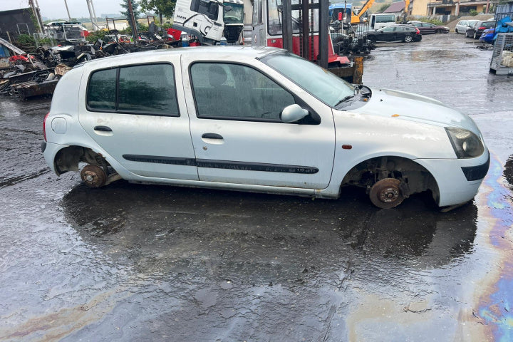 Dezmembram Renault Clio 2 [facelift] [2001 - 2005] Hatchback 5-usi 1.9 D MT (64 hp)