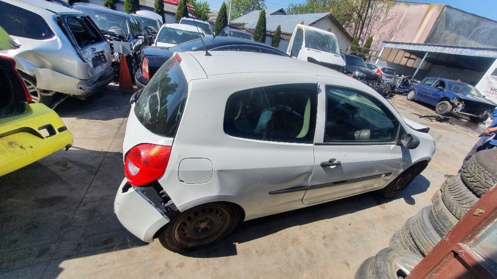 Dezmembram Renault Clio 3 Cupe An Fabr 2010