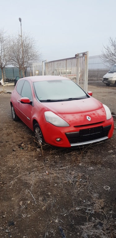 Dezmembram - Renault - Clio - 3 - Hatchback