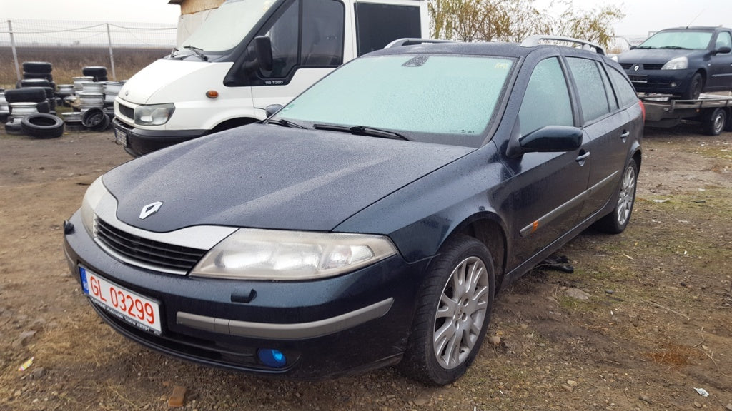 Dezmembram Renault Laguna 2 - break - 2.0i turbo - 2002