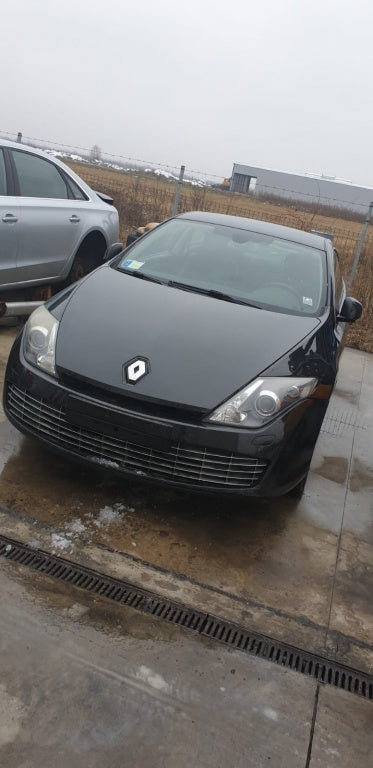 Dezmembram Renault Laguna Coupe 2.0 DCI an 2009