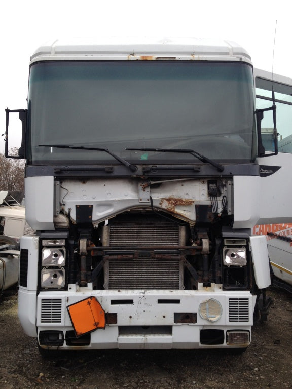 Dezmembram Renault Magnum 440 , fabr 2001