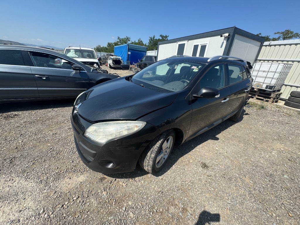 Dezmembram Renault Megane 3 break 1,9 dci 2011