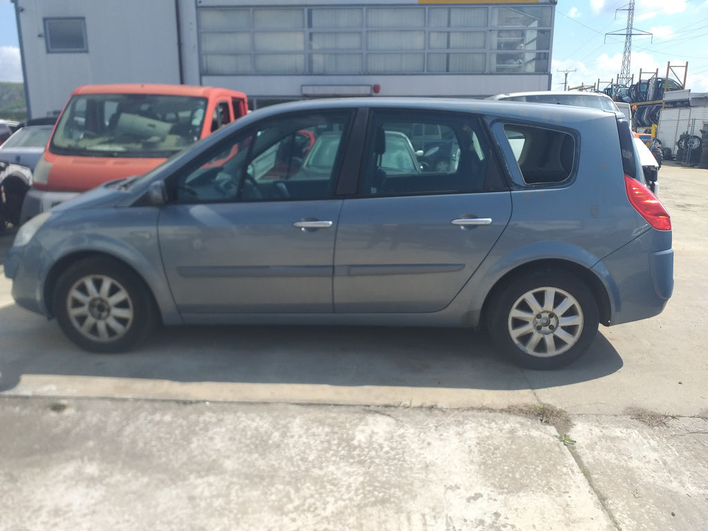 Dezmembram Renault Megane Scenic 1.6 B cod motor K4M-97, an fabricatie 2007