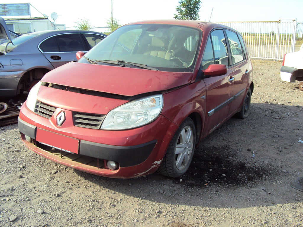 Dezmembram Renault Scenic 2 - 2005 - 1.5dci