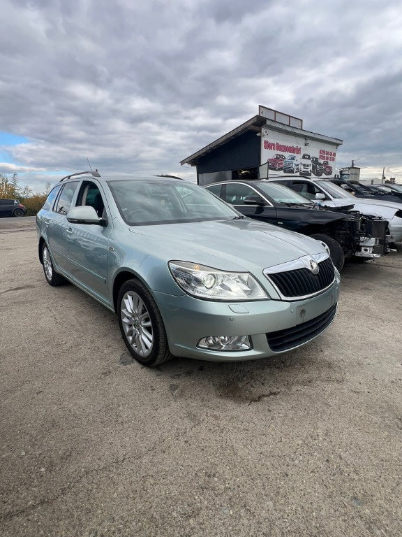 Dezmembram Skoda Octavia 2 facelift ,motor 2.0 tdi 140 cp ,bkd , cutie DSG