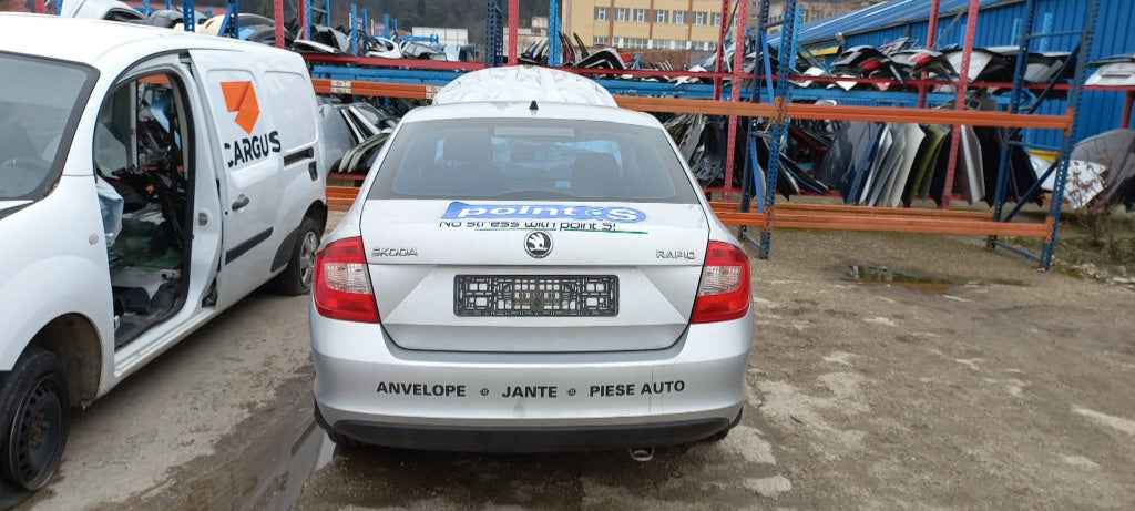 Dezmembram Skoda Rapid 1.6 TDI CAYC cod cutie MZL