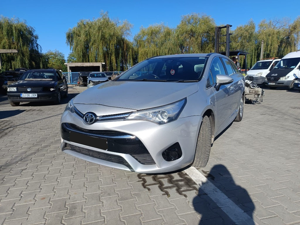 Dezmembram Toyota Avensis 2018 1.6 Diesel, cutie de viteze manuala