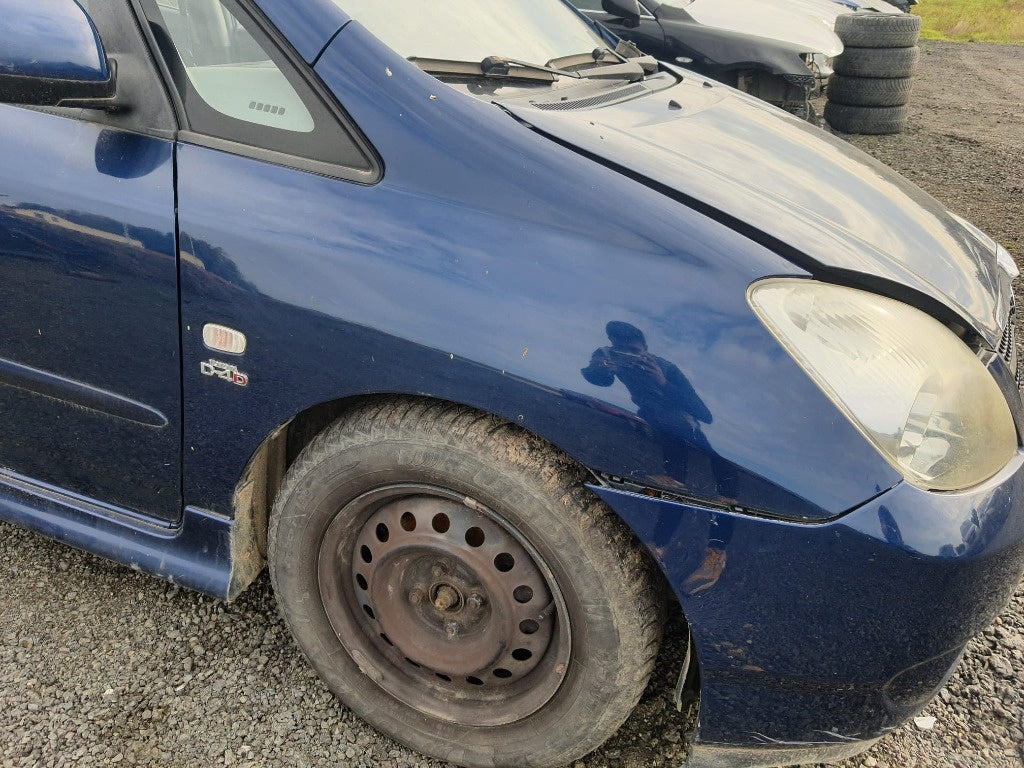 Dezmembram toyota corolla verso 2004 2.0 d