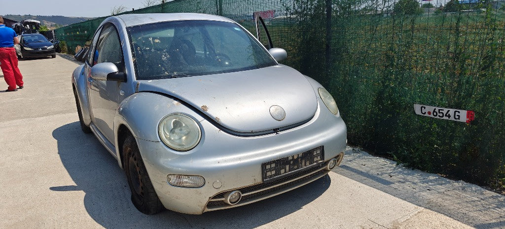 Dezmembram Volkswagen Beetle