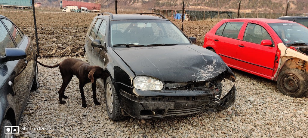 Dezmembram Volkswagen Golf 4 Variant