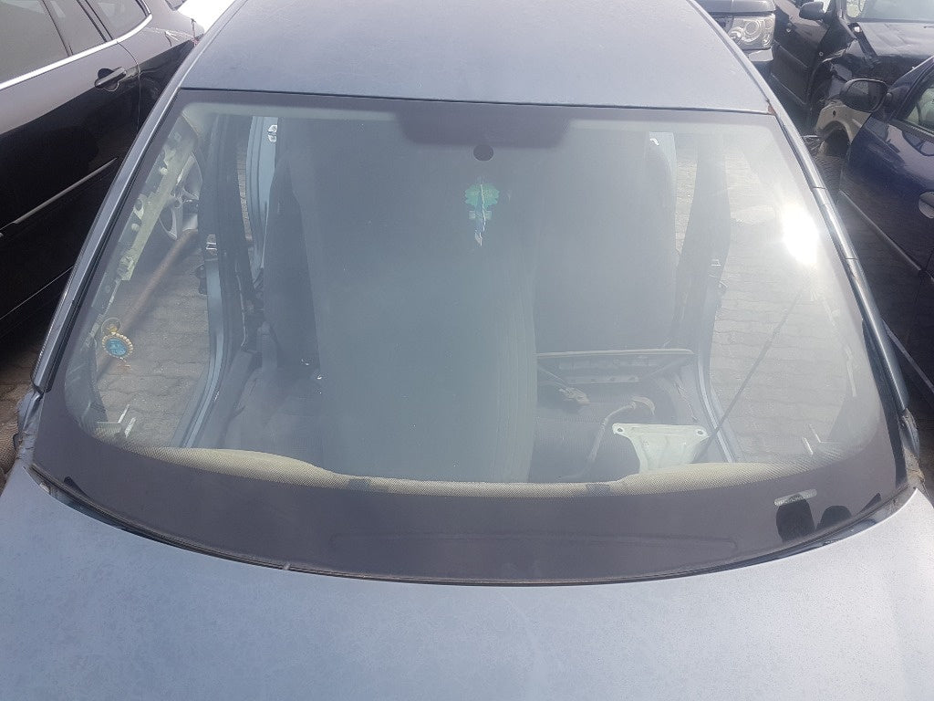 Dezmembram Volkswagen Jetta 2006, berlina, 1.6 B, 75kw, Euro 4, cod motor BSE, cv manuala FVH 5 trepte