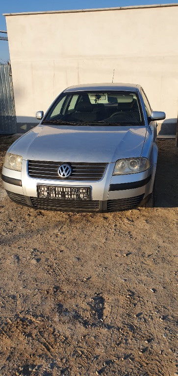 Dezmembram Volkswagen Passat din 2003