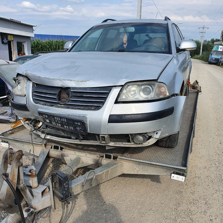 Dezmembram Volkswagen Passat din 2004,Combi
