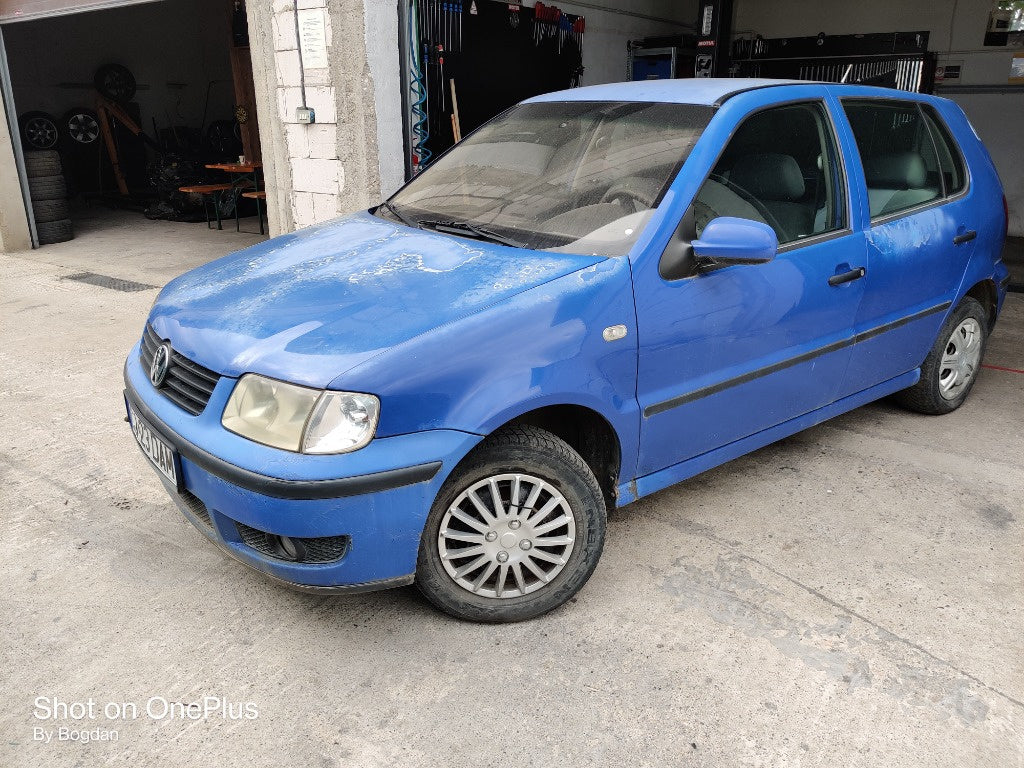 Dezmembram Volkswagen Polo 9N2