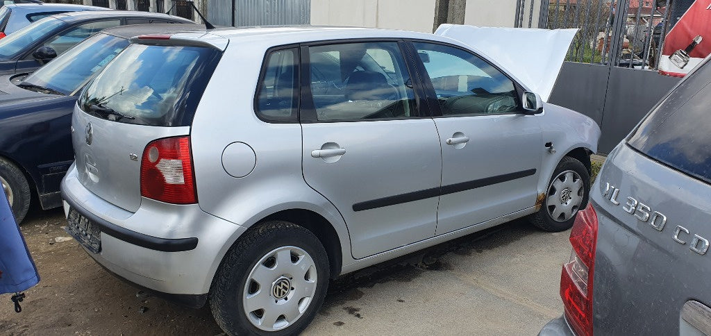 Dezmembram Volkswagen Polo din 2005