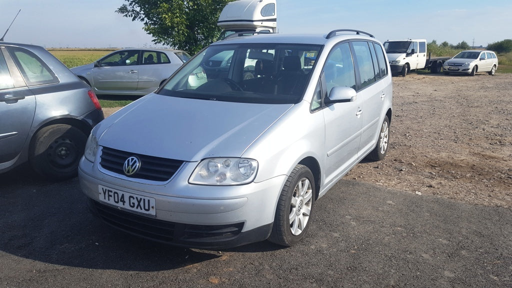 Dezmembram Volkswagen Touran - 2004 - tip motor AZV