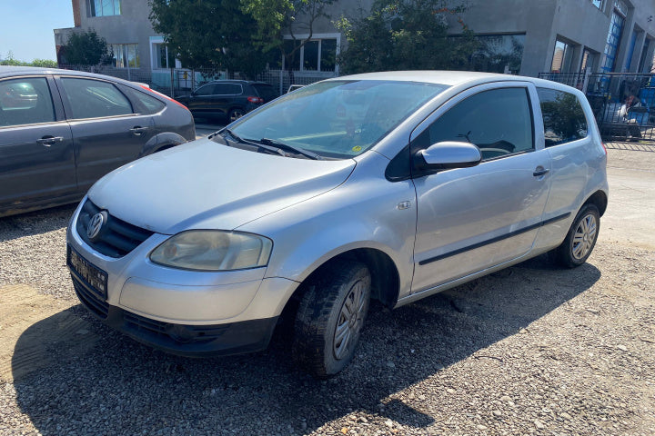 Dezmembram Volkswagen VW Fox 2 [facelift] [2005 - 2009] Hatchback 3-usi 1.2 MT (55 hp)