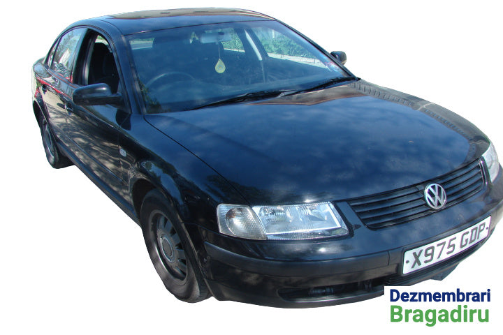 Dezmembram Volkswagen VW Passat B5 [1996 - 2000] Sedan 4-usi 1.6 MT (101 hp)