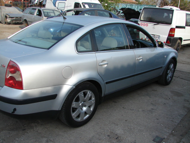 Dezmembram Volkswagen VW Passat B5.5 [facelift] [2000 - 2005] Sedan 1.9 TDI 6MT (131 hp) (3B3)