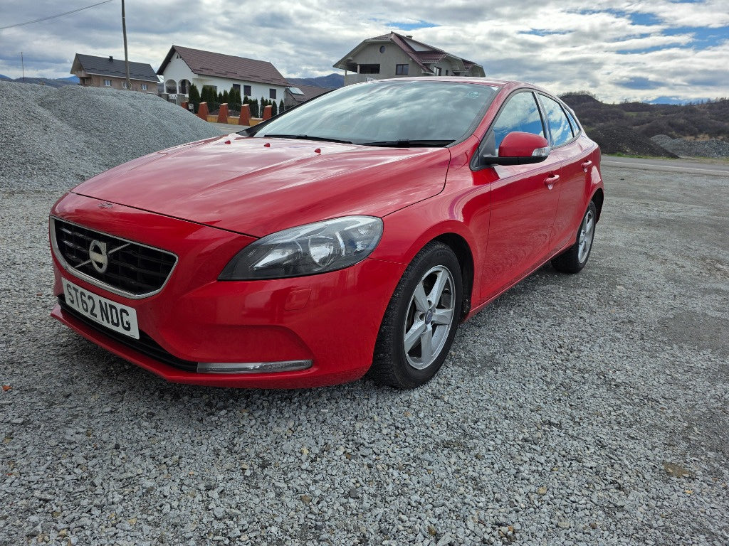 Dezmembram volvo v40 2.0 d euro 5 cutie manuala 6+1 an 2012