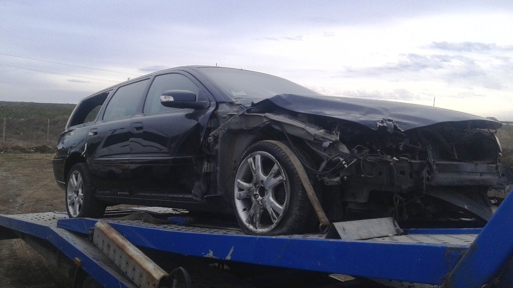 Dezmembram Volvo V70 - 2006 - 2.4jtd