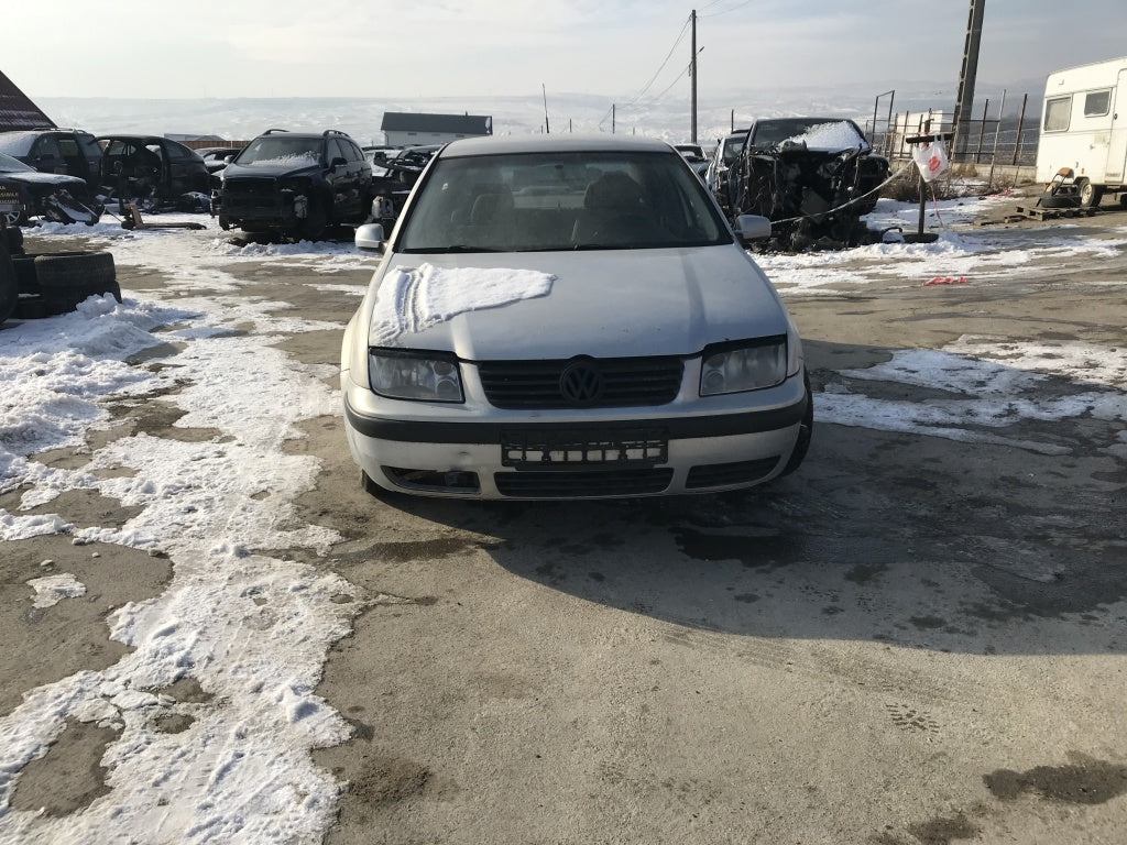 Dezmembram vw bora 2000 benzina cu turbo anul 2000 tip motor APK