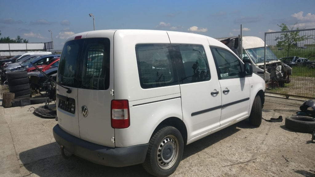 Dezmembram VW Caddy an 2008 motor 1.9 TDI cod BSU