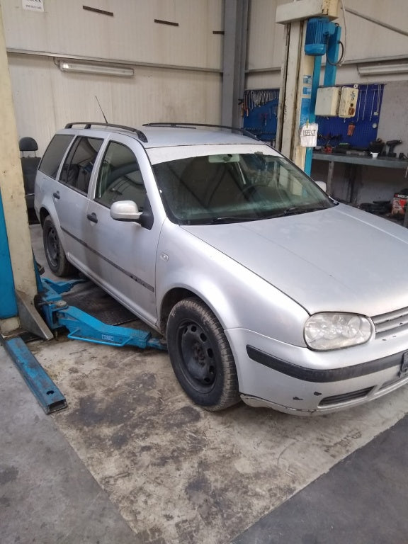 Dezmembram VW Golf 4 brek 1.9 TDI 90 CP, AGR, '2000