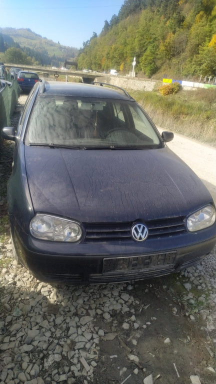 Dezmembram VW Golf 4 combi motor 1.9 tdi