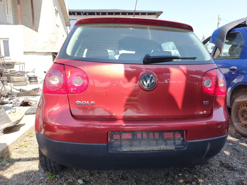 Dezmembram VW Golf 5 1.6 benzina BSE cutie manuala