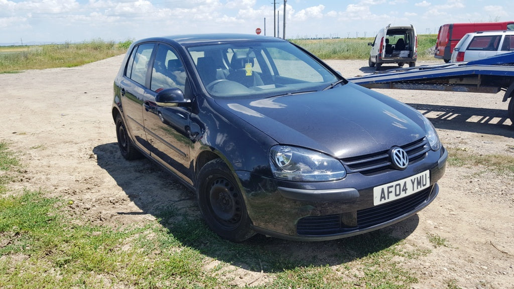 Dezmembram VW Golf 5 - 1.6FSI - 2005