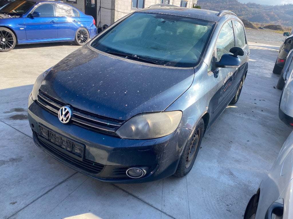 Dezmembram VW golf 6 plus 1.6 TDI cod cay cutie manuală 6+1 an 2011