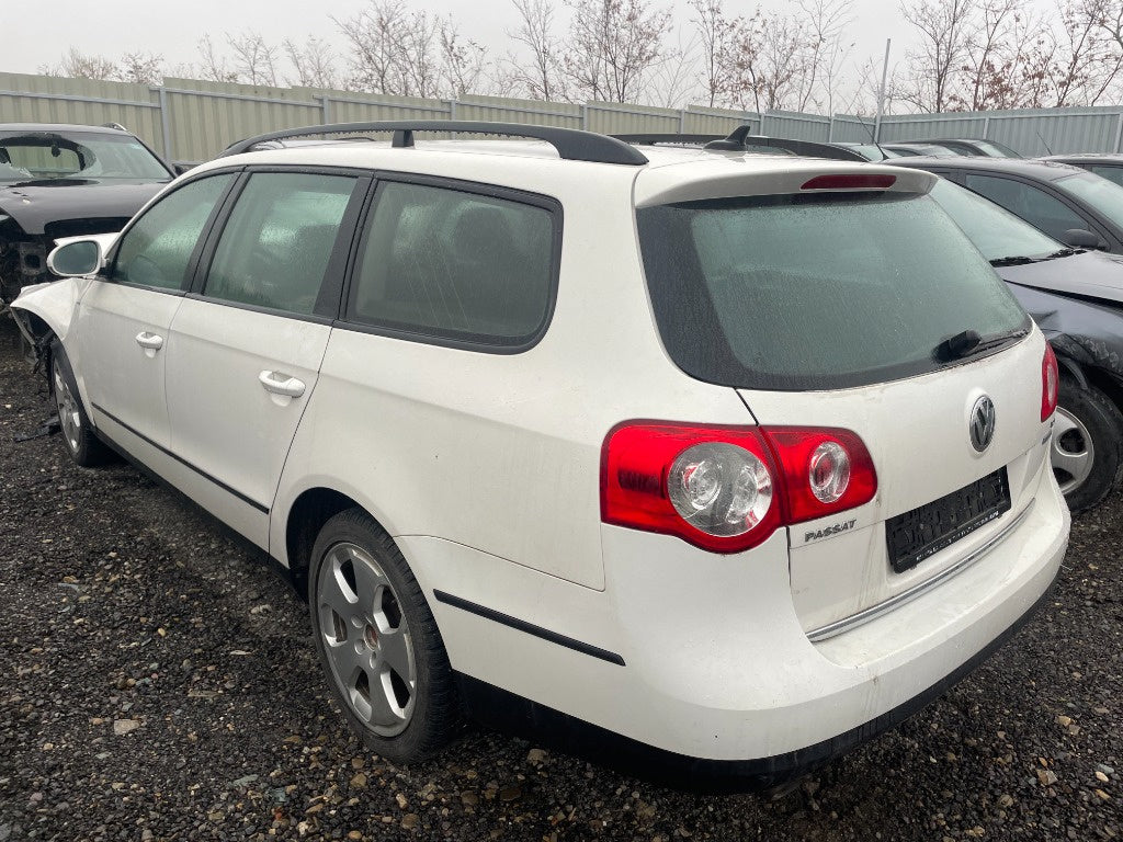 Dezmembram Vw Passat 1.6 CAY 105 cp 2010 break