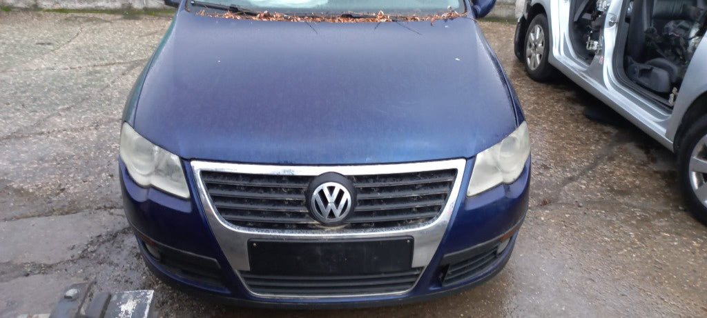Dezmembram VW Passat 1.6 FSI BLF cod cutie HPB