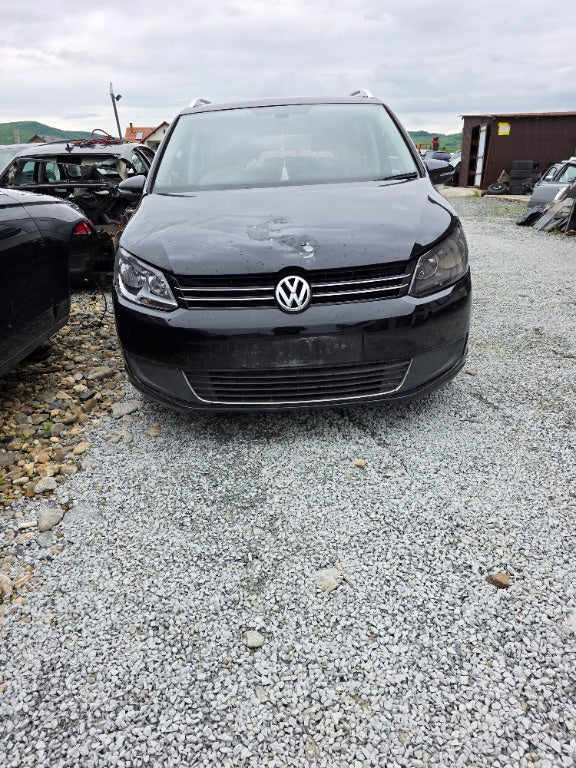 Dezmembram VW Touran 1.6 tdi cod CAYC cutie manuala 6+1 cod MFR an 2012