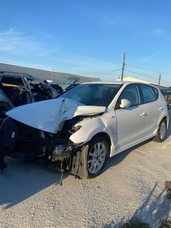 Dezmembrari Hyundai i30 1.6 CRDI 2011