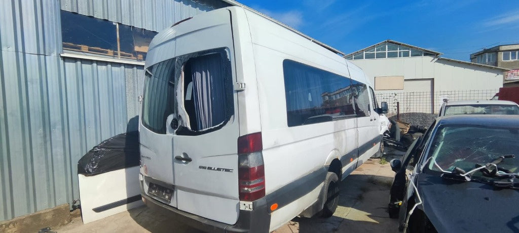 Dezmembrari Mercedes-Benz Sprinter 515 2.2 CDI motor OM 646986 110Kw / 150cp an 2008