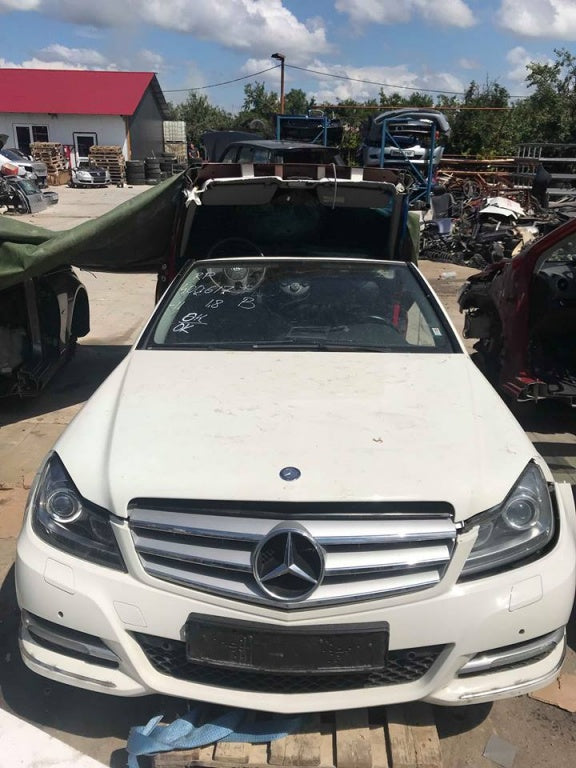 Dezmembrari Mercedes C180 CGI w204 S204 Facelift 2011