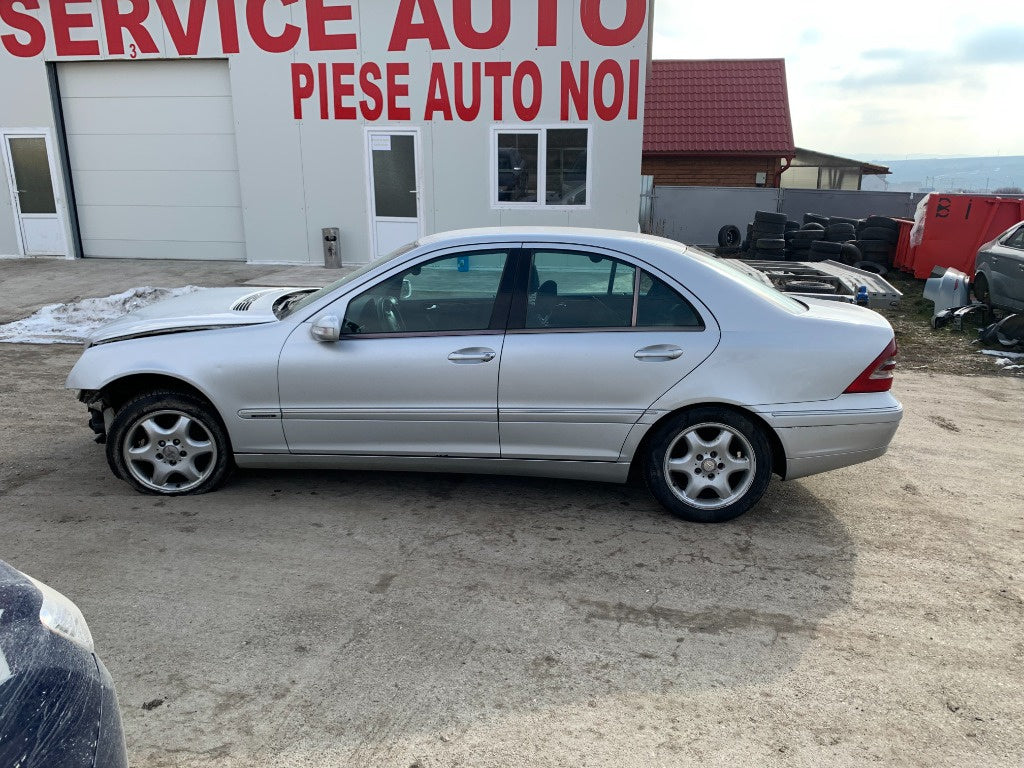 Dezmembrari mercedes C220 cdi anul 2002 tip motor 611.962.cutie automata
