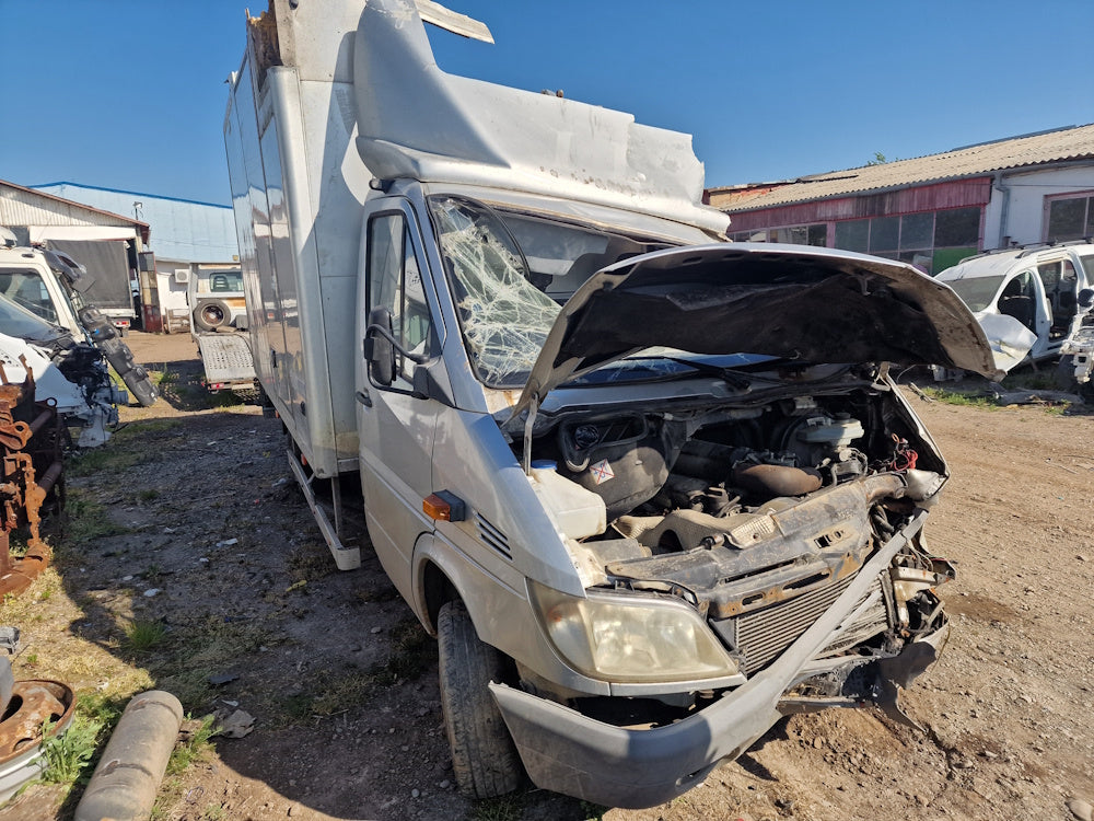 Dezmembrari Mercedes Sprinter 2.2CDI, an 2006, euro 4, 611.981