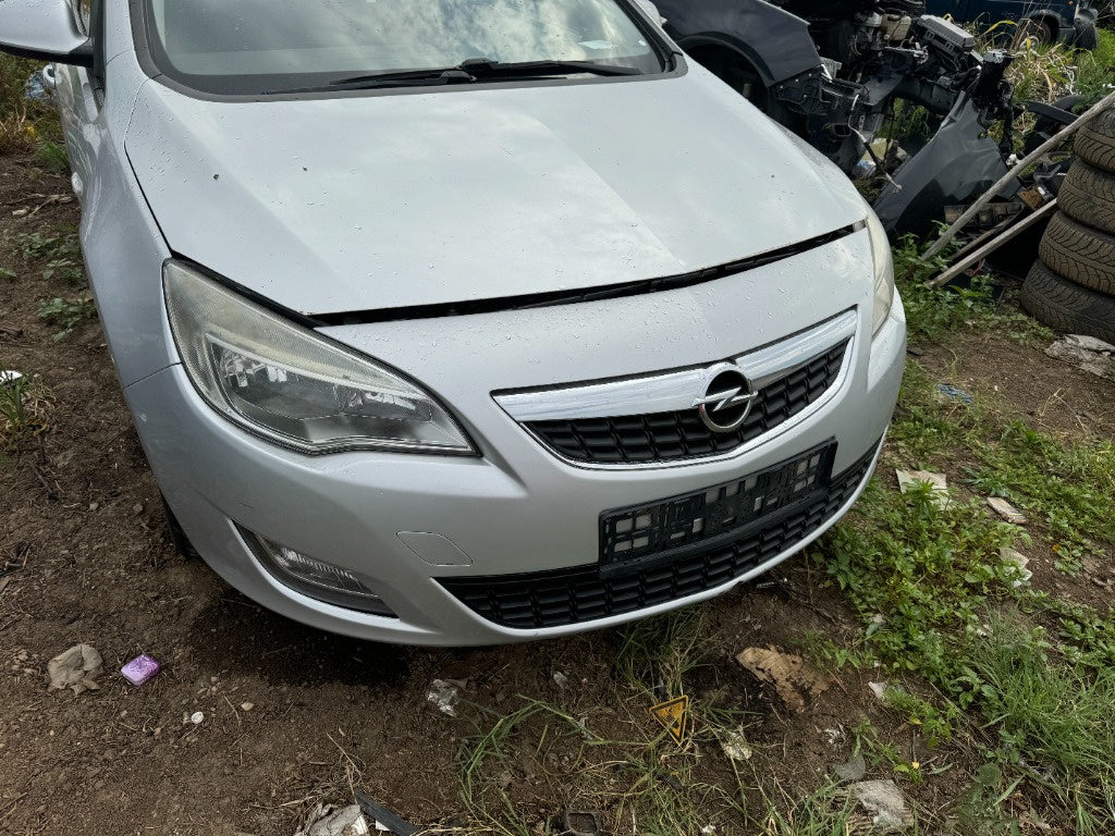 Dezmembrari opel astra j motor 1.7 DTR AN 2011 caroserie hatchback ⭐⭐⭐